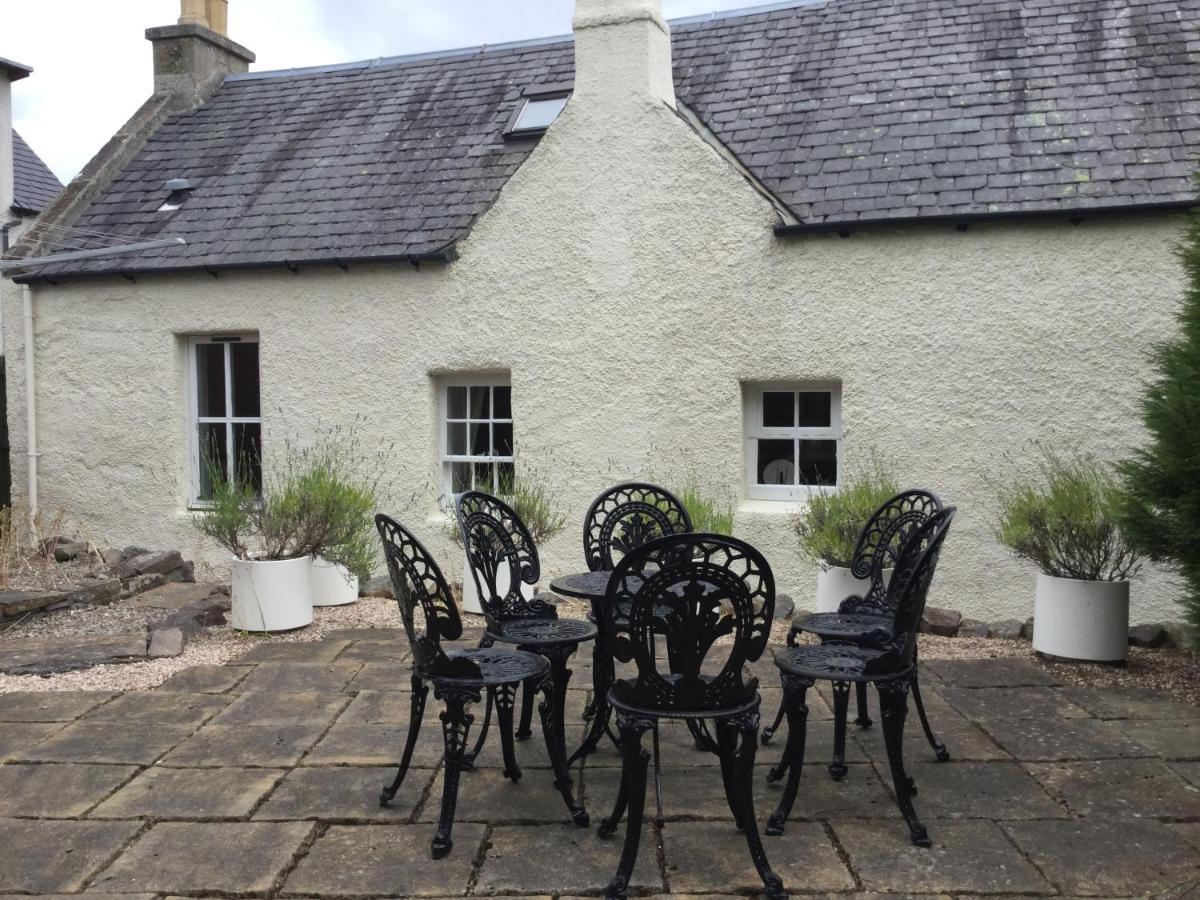 Three-Bedroom Old Cottage Free Parking Inverness Exterior foto