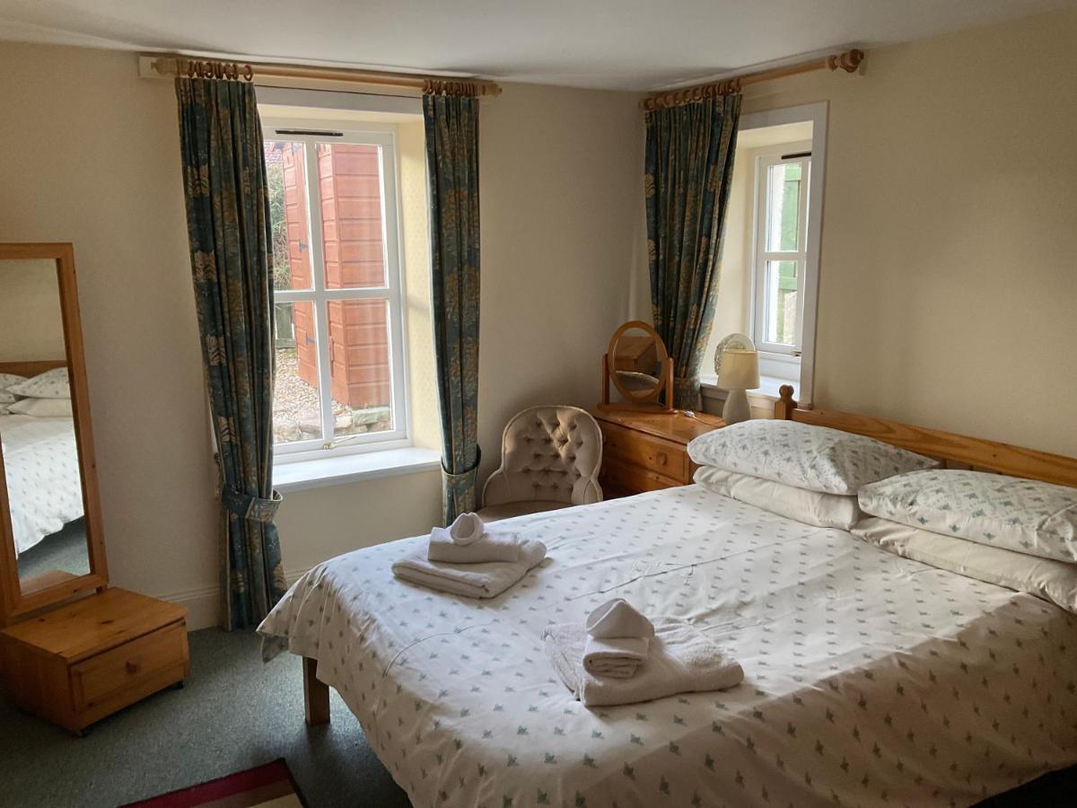 Three-Bedroom Old Cottage Free Parking Inverness Exterior foto
